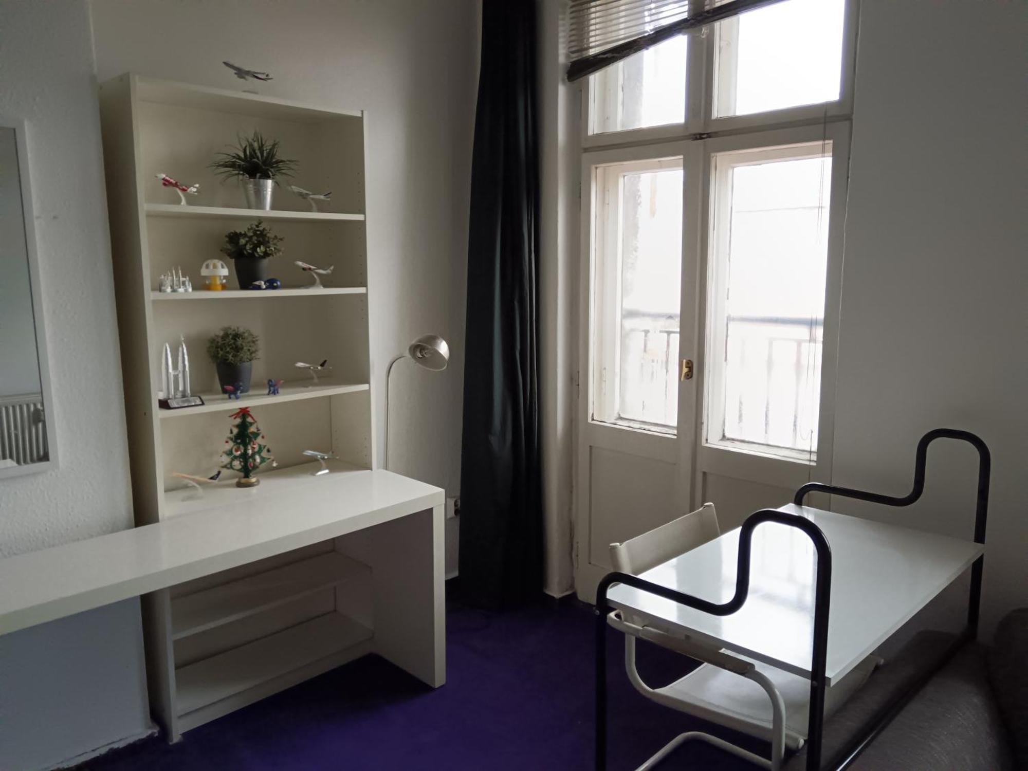 Private Bedroom Near Alexanderplatz In Sharing Apartment Berlin Exterior foto