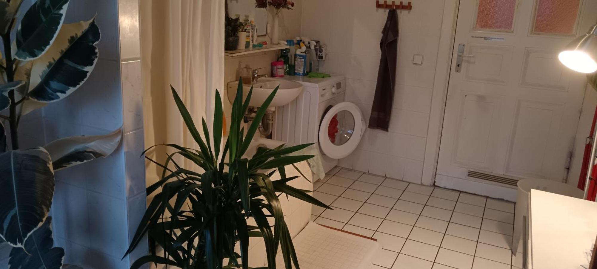 Private Bedroom Near Alexanderplatz In Sharing Apartment Berlin Exterior foto